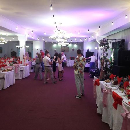 פולטבה Hotel Dubrava מראה חיצוני תמונה